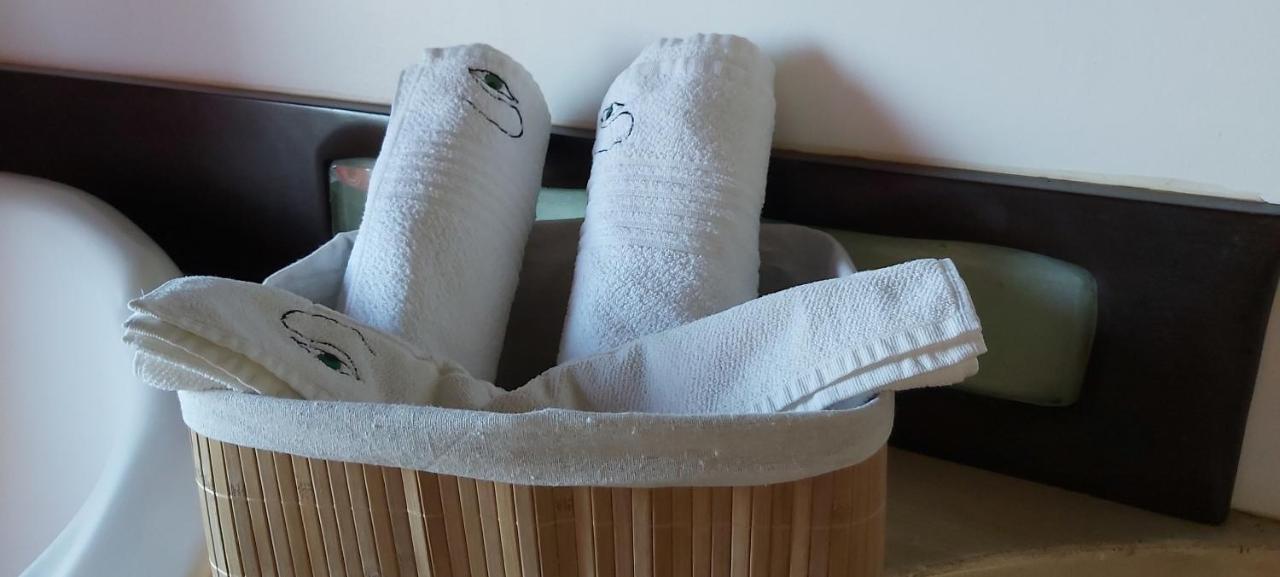 Olhos Verdes Guest House Bombinhas Bagian luar foto