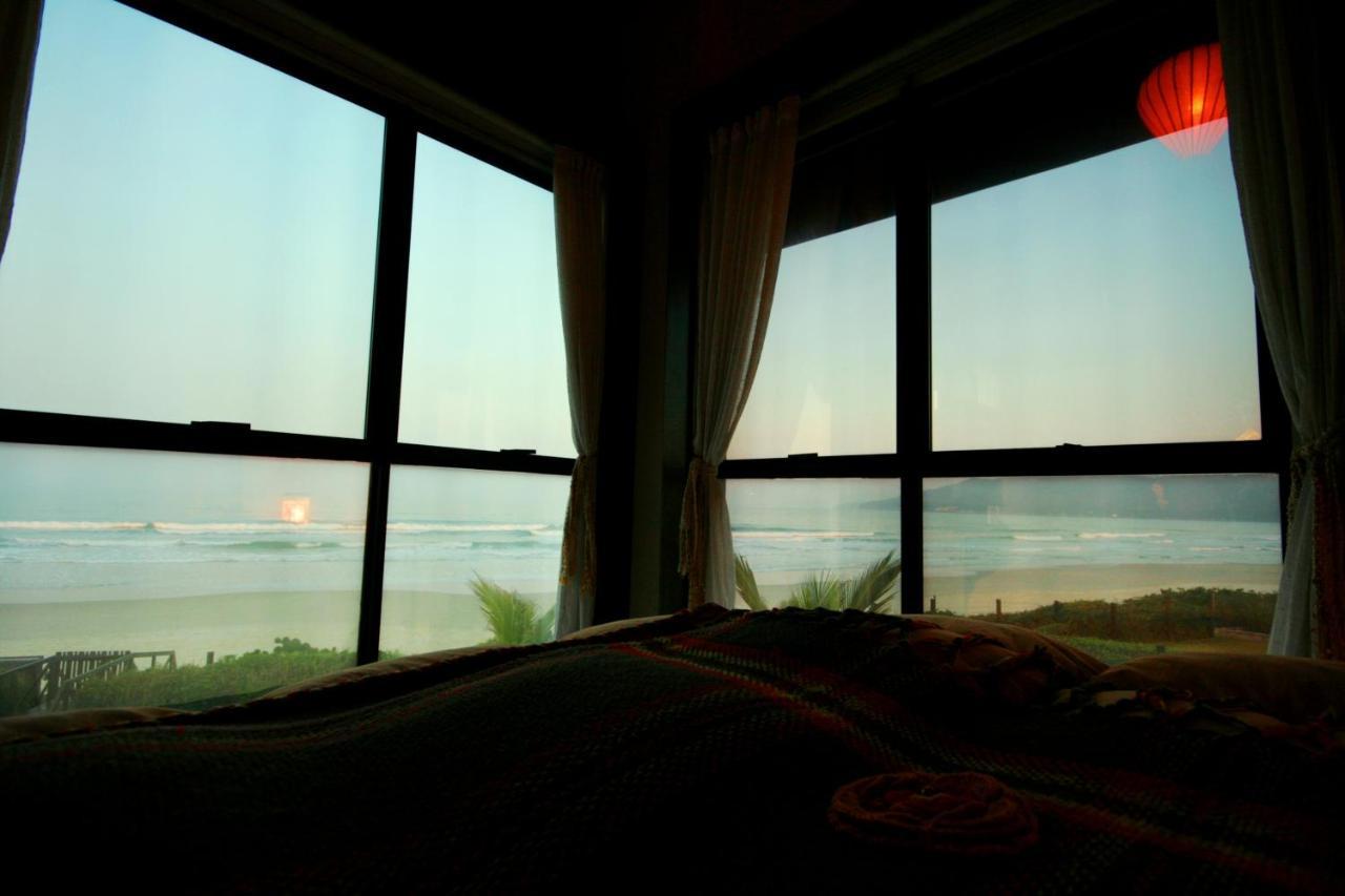 Olhos Verdes Guest House Bombinhas Bagian luar foto