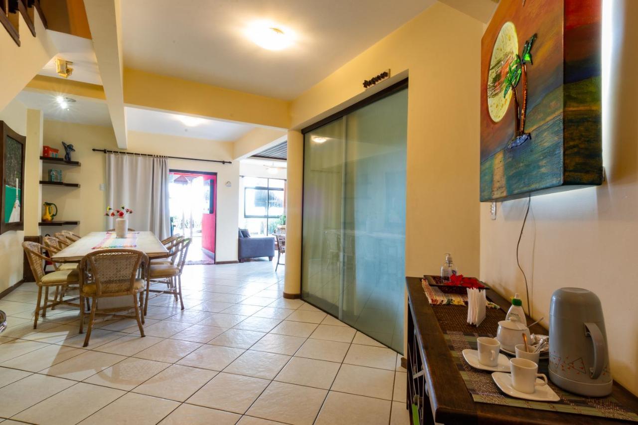 Olhos Verdes Guest House Bombinhas Bagian luar foto