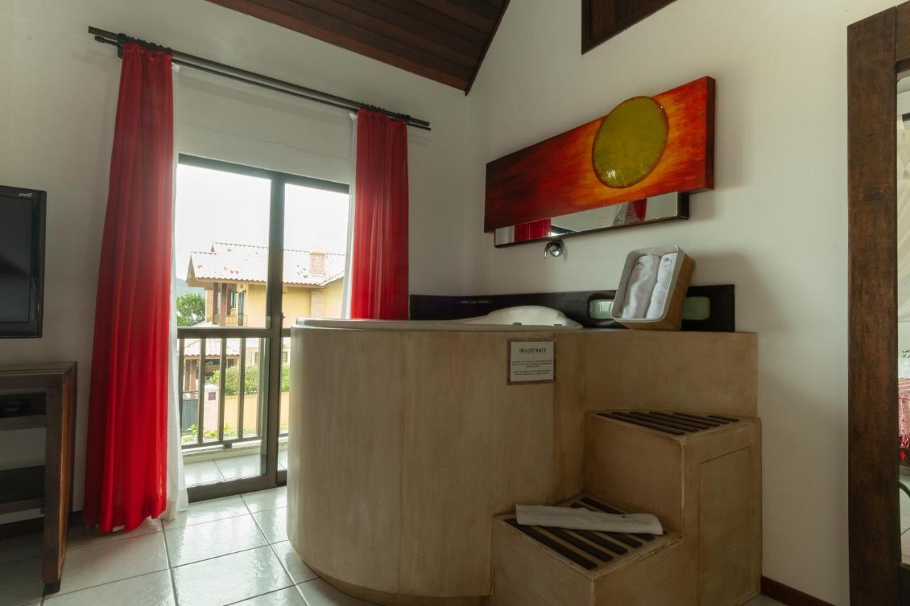Olhos Verdes Guest House Bombinhas Bagian luar foto