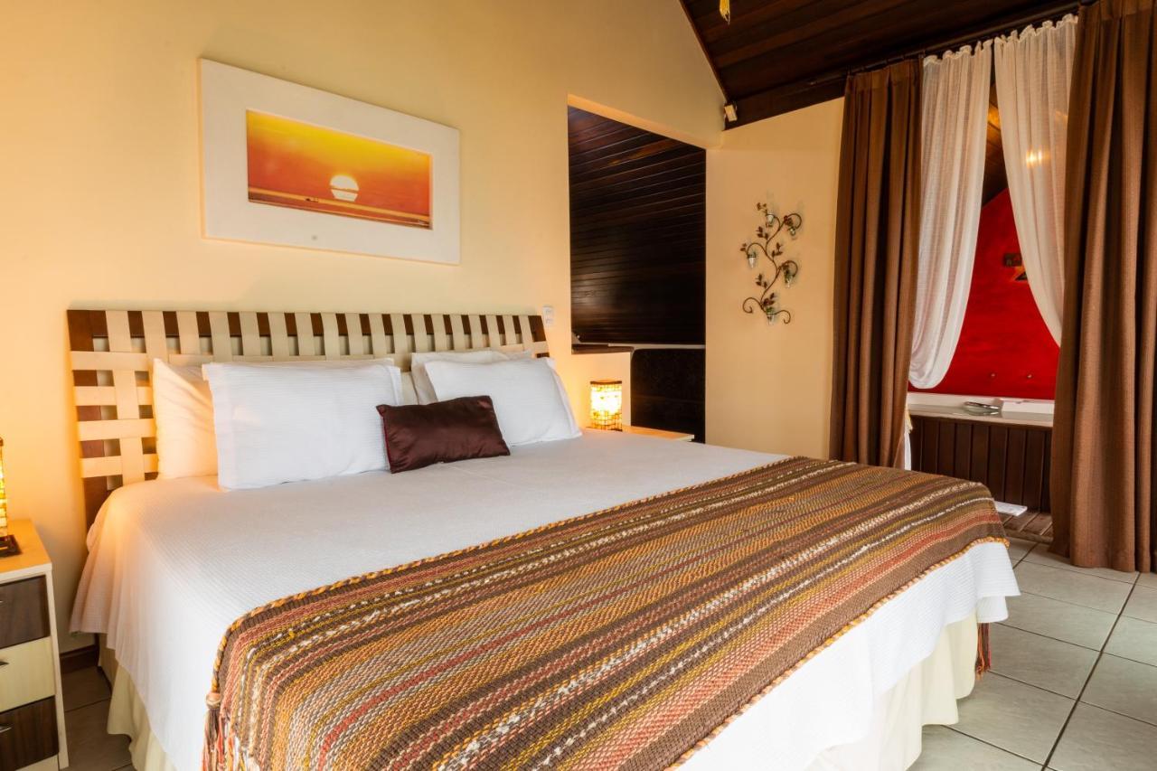 Olhos Verdes Guest House Bombinhas Bagian luar foto