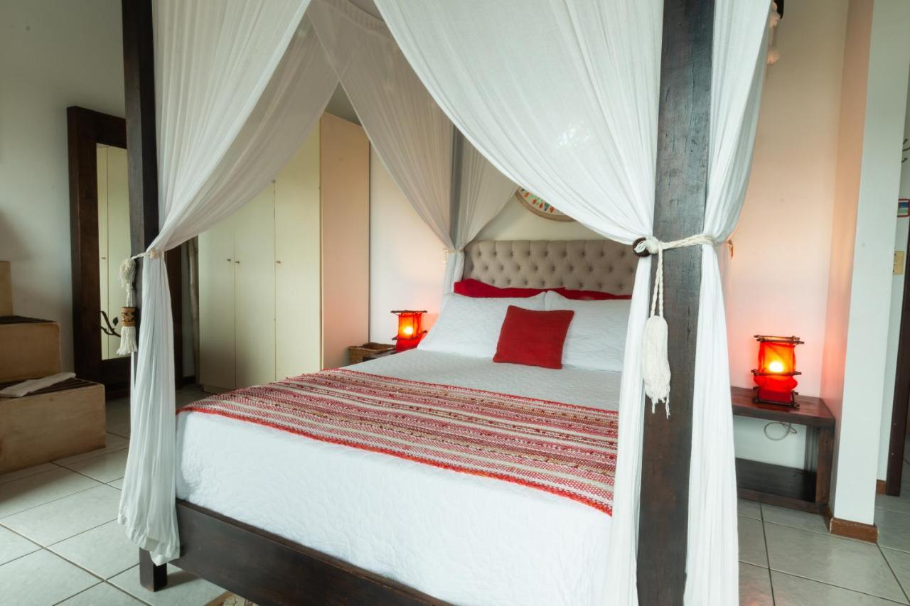 Olhos Verdes Guest House Bombinhas Bagian luar foto